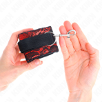 KINK - SHORT VELVET LACE WRIST RESTRAINTS AND NYLON BIND RED / BLACK 23 X 6.5 CM - imagine 3