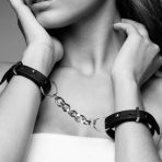 BIJOUX - INDISCRETS MAZE HANDCUFFS BLACK BRACELETS - imagine 2